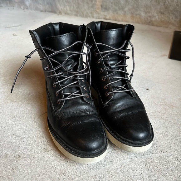 Timberland Black Kenniston 6in Lace-Up Boot - Women's size 8. EUC - Picture 2 of 12